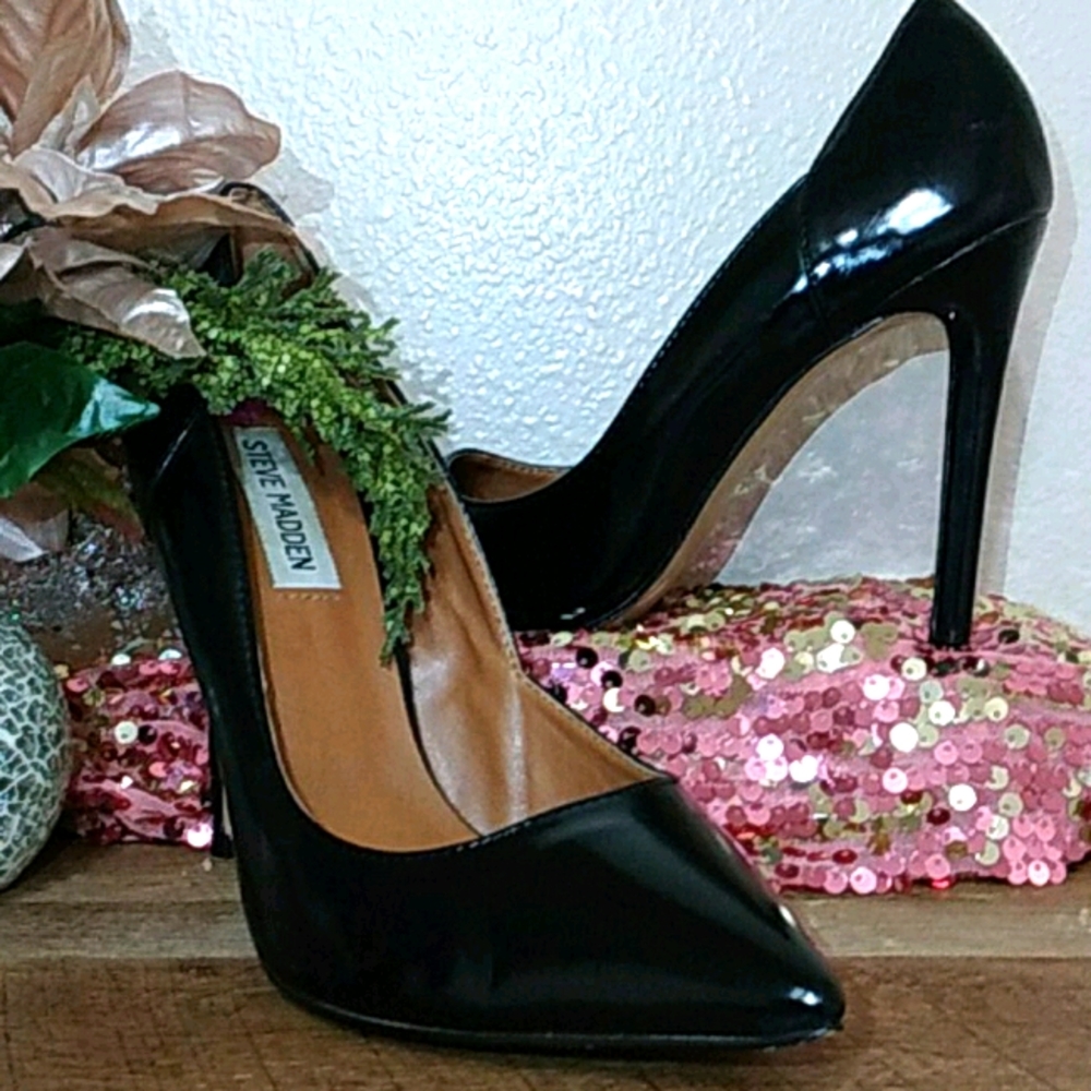 Steve Madden Black Pumps/Heels